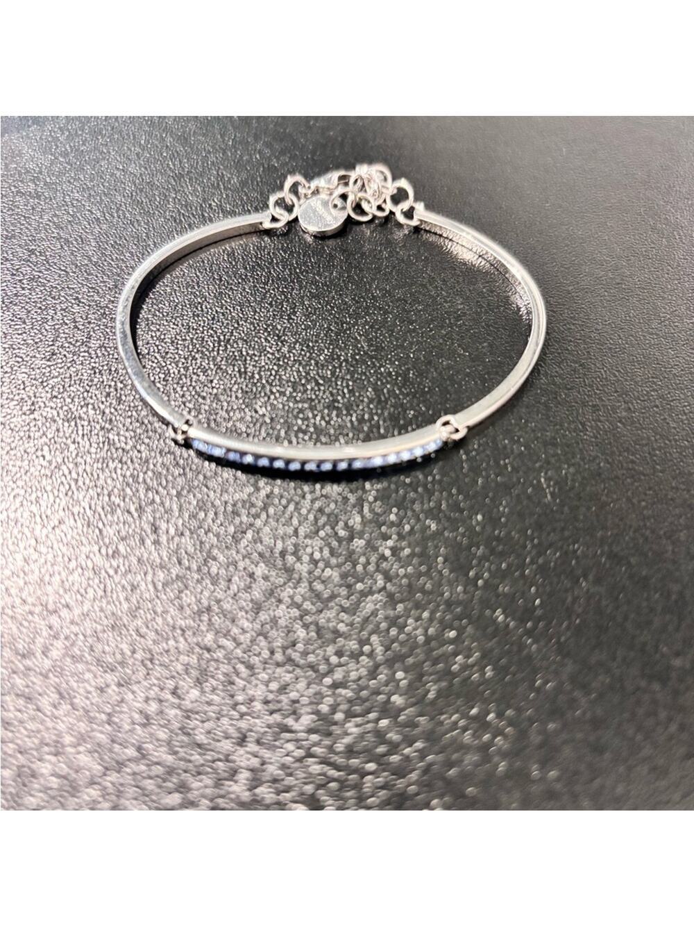 Chic Silver Bracelet with Sky Blue Dazzling Accents - never worn